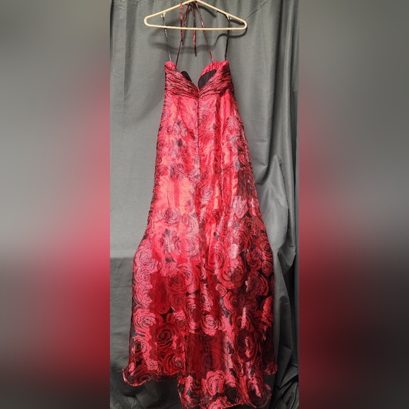B Dazzle Women's red rose Formal Wear Dress, Strapless, Size 6 - Picture 3 of 5